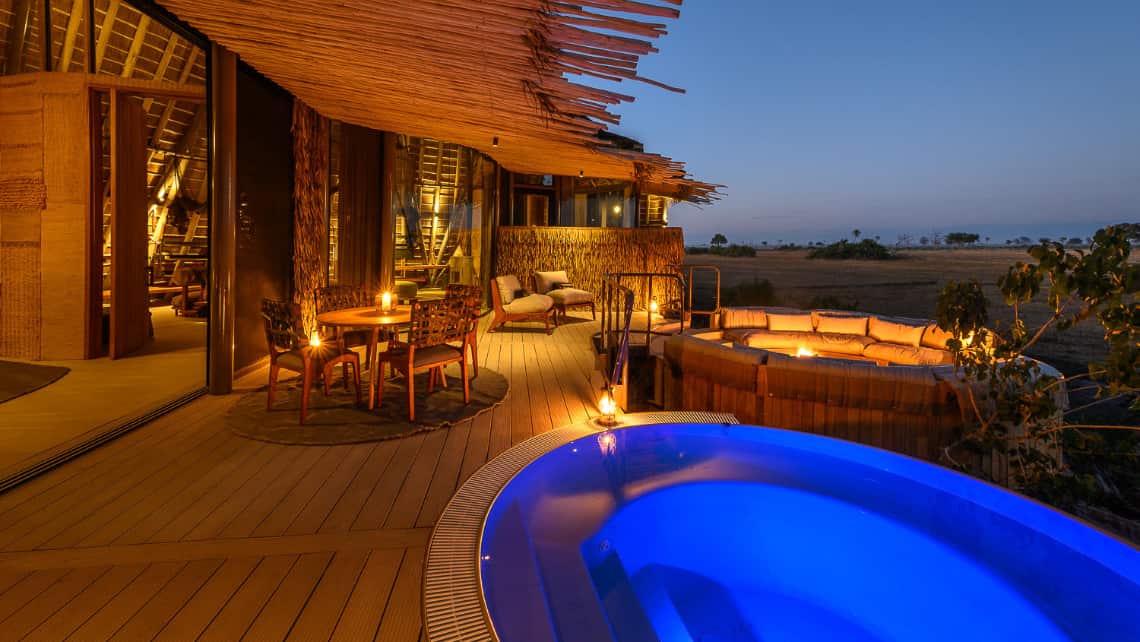 Abendstimmung am Pool der Private Villa des Camp Jao im Okavango Delta 