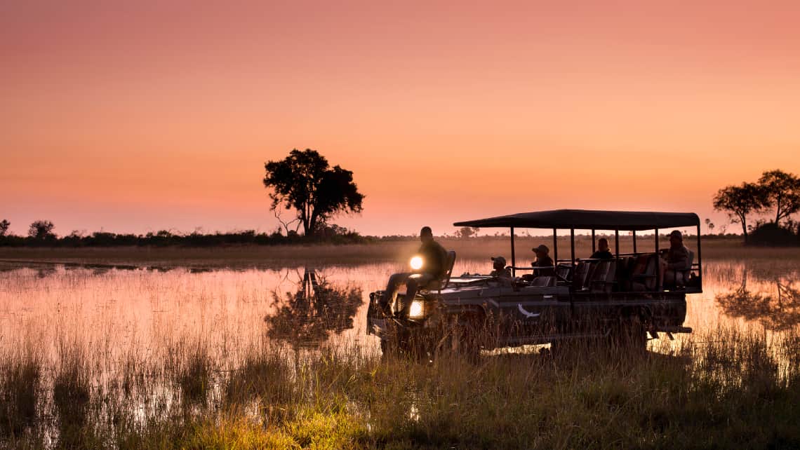 Giraffen bei Sonnenuntergang im Selinda Reserve Zarafa Camp, Linyanti