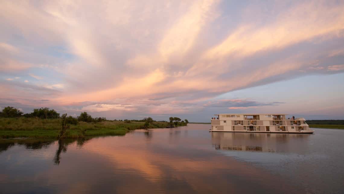 Abends beleuchtetes Zelt Zarafa Camp, Linyanti