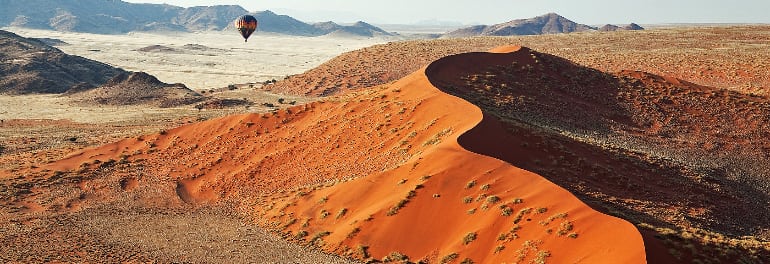 Heissluftballonfahrt über den Sanddünen derNamibwüste Sossusvlei Namibia